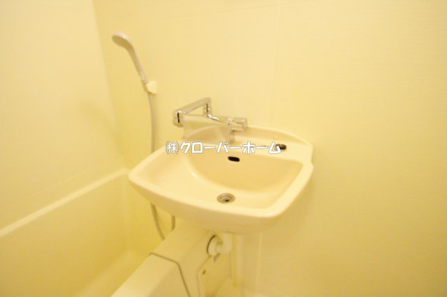 【平塚市河内のアパートの洗面設備】