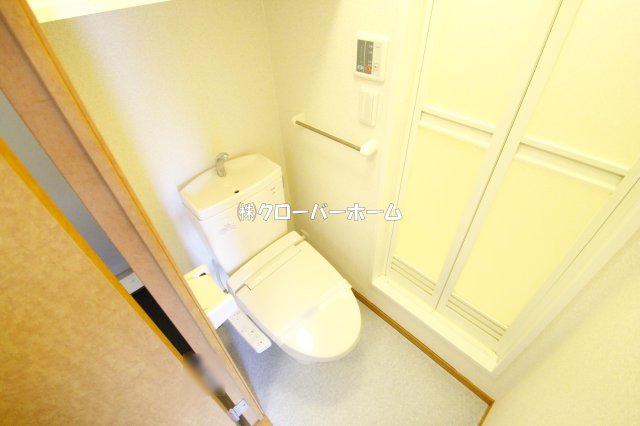 【平塚市河内のアパートのトイレ】