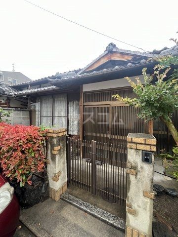 御所の内北町貸家の建物外観