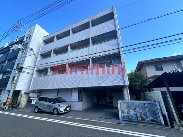 【大阪市東淀川区小松のマンションの建物外観】