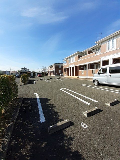 【大崎市古川穂波のアパートの駐車場】