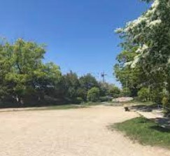 【名古屋市名東区一社のマンションの公園】