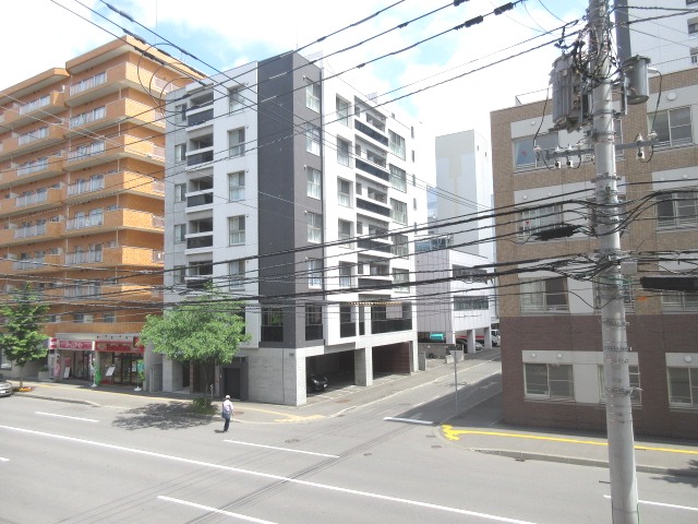 【札幌市中央区南一条西のマンションの眺望】