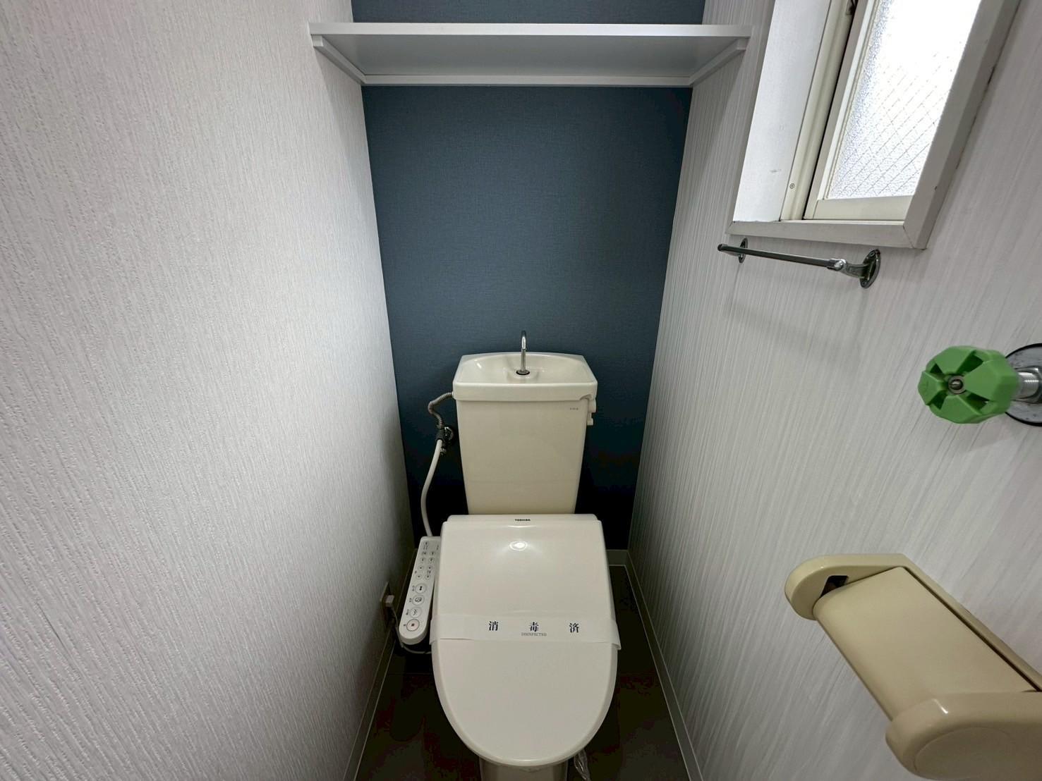 トイレ　ウォシュレット便座付きのトイレです