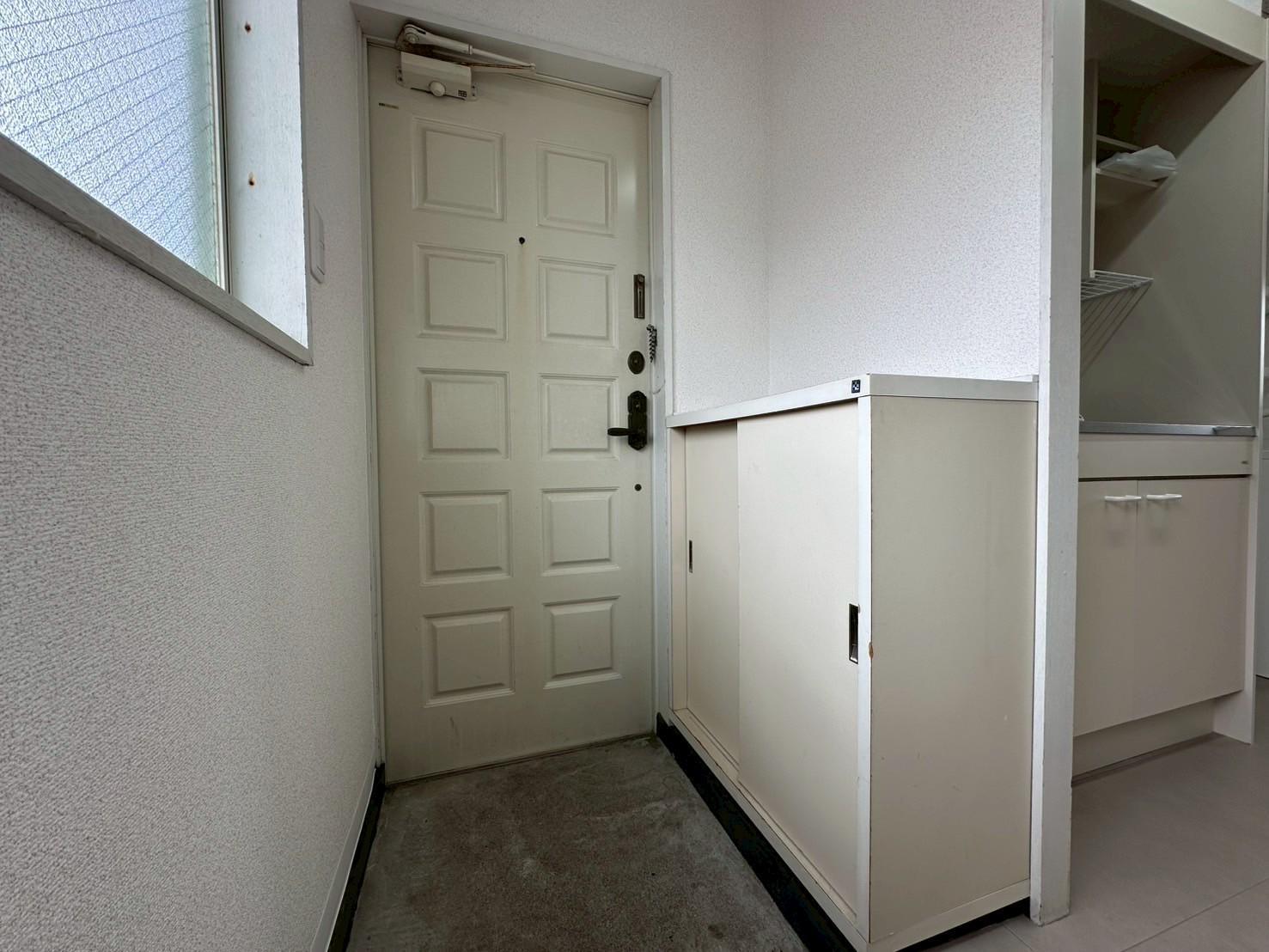 玄関　シューズボックス付きの玄関です