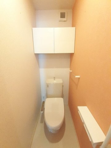 【岡山市南区植松のアパートのトイレ】