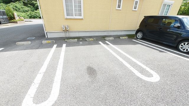 【那須塩原市北栄町のアパートの駐車場】