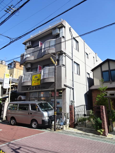 茨木市本町のマンションの建物外観