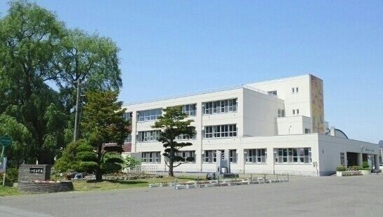 【深川市北光町のアパートの小学校】