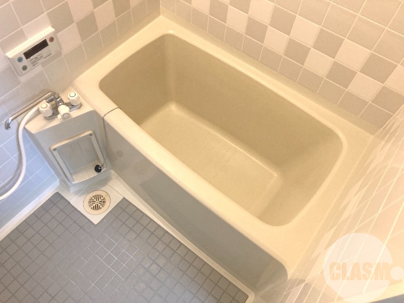 バス・シャワールーム　キレイにリフォームされています♪