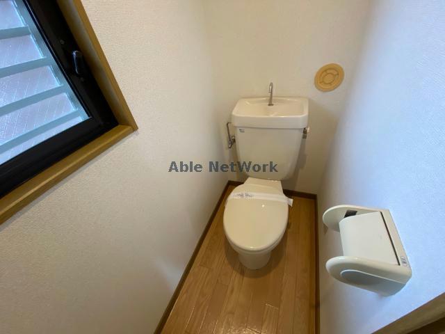 トイレ　同型　ウォシュレットあり