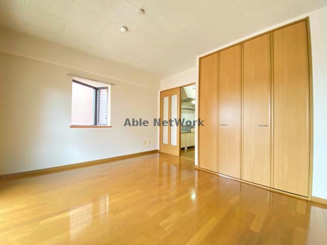 居室・リビング　同型　※出窓はありません