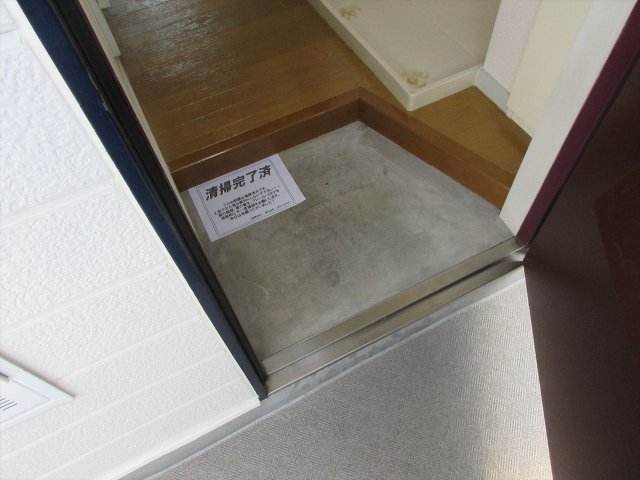 玄関　M one court 鹿子