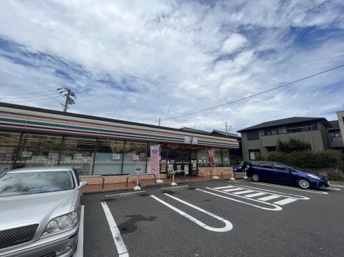 コンビニ　セブン－イレブン名古屋本山町４丁目（コンビニ）まで875m