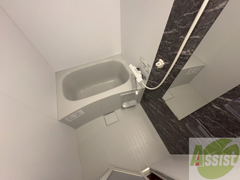 バス・シャワールーム　お風呂になります。一日の疲れを癒してくださいね。