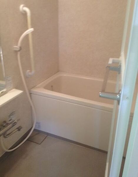 バス・シャワールーム　※別部屋の参考写真です。