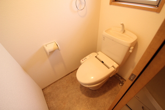 トイレ　※他部屋の写真です。現況優先