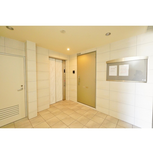 ロビー　エレベーター有ります