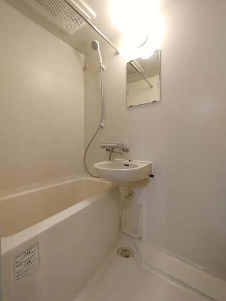 バス・シャワールーム　別部屋参考写真