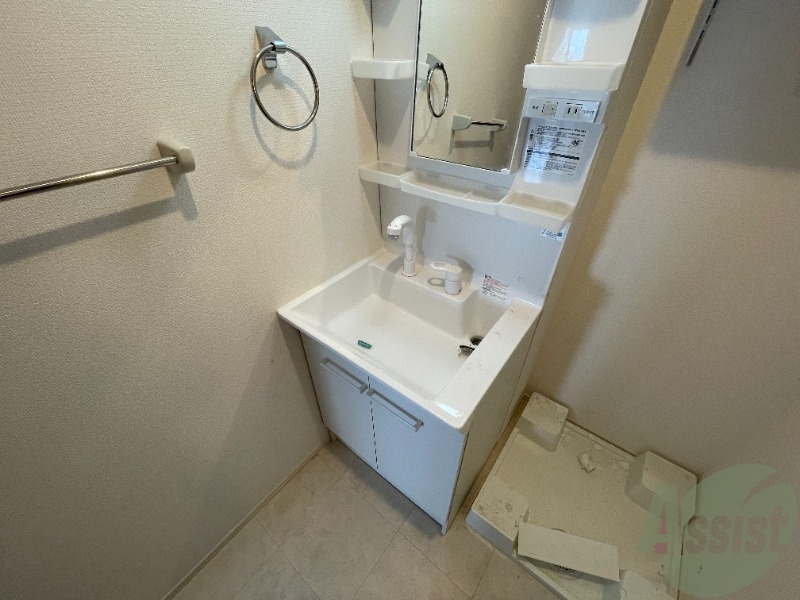 洗面設備　洗面台は独立洗面台です。毎日の身支度が楽しくなりそうですね。