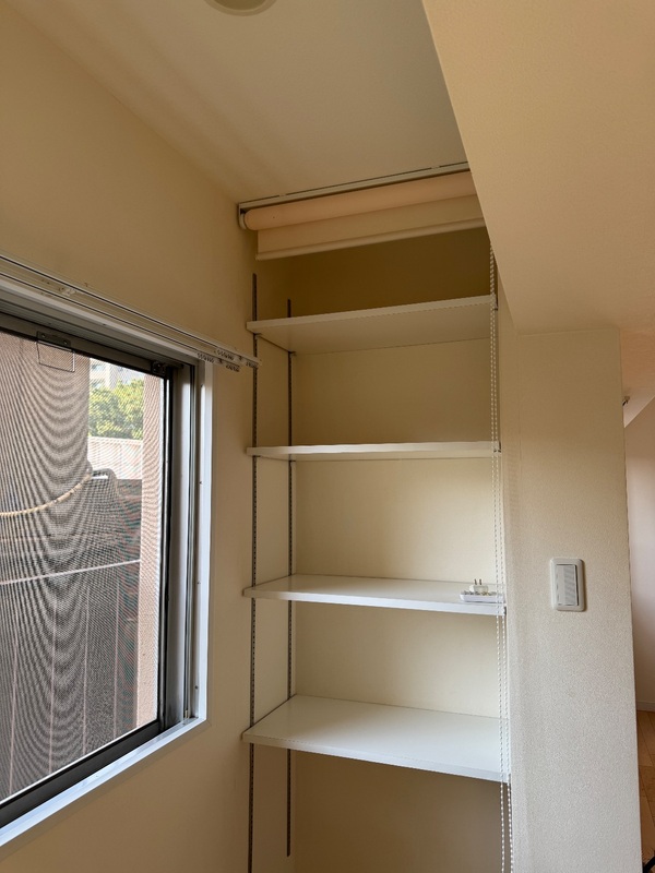 収納　キッチン後ろにしっかり収納付き！