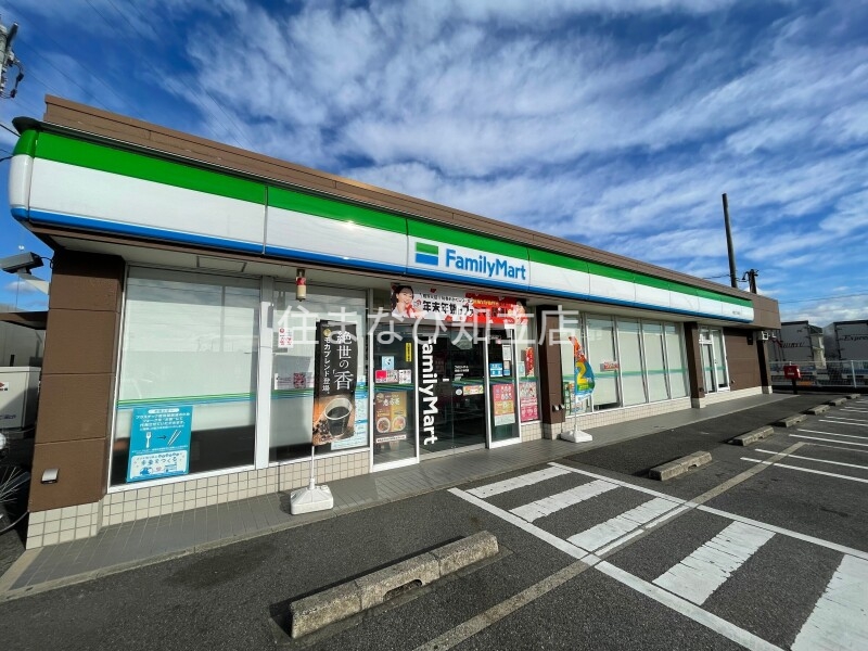 コンビニ　ファミリーマート安城ささめ町店（コンビニ）まで653m