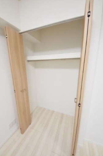 収納　★ハンガーラック付き、上部収納も有り★