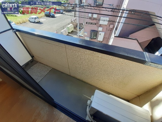 バルコニー　同じ物件、別部屋の写真です