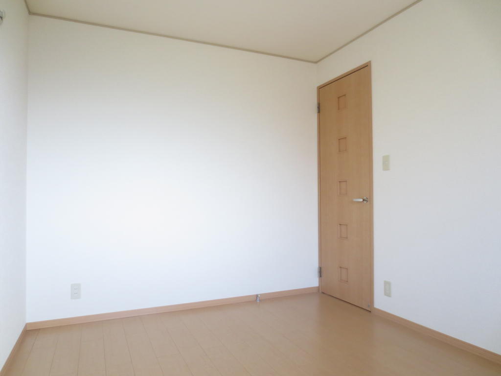 収納　洋室６帖