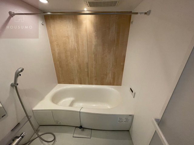 バス・シャワールーム　コンパクトで使いやすいお風呂です