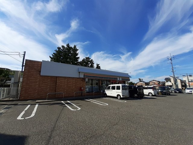 コンビニ　セブンイレブン新潟有明店（コンビニ）まで880m