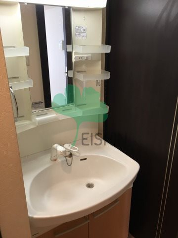 洗面設備　シャワー付洗面台