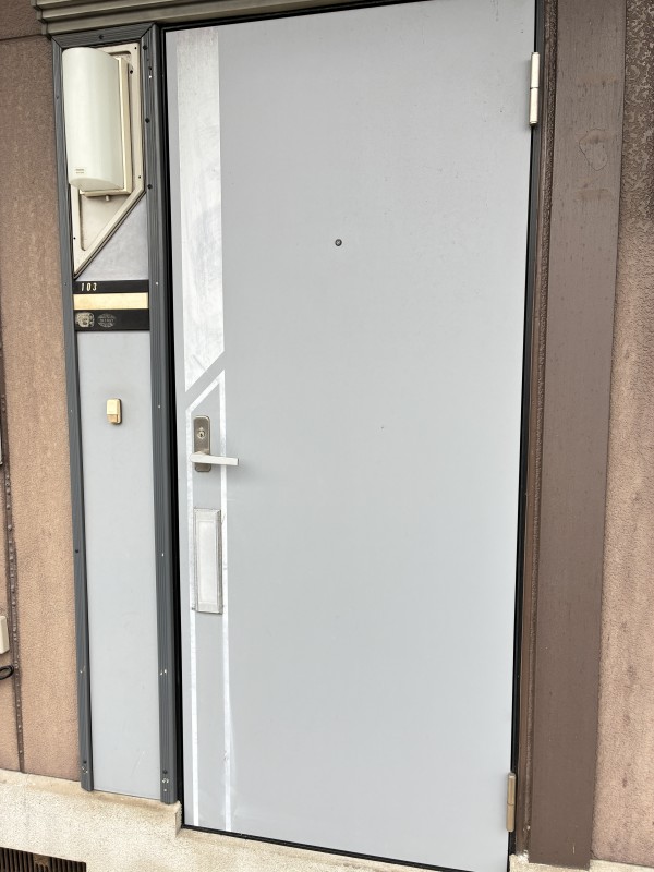 玄関　落ち着いた玄関です