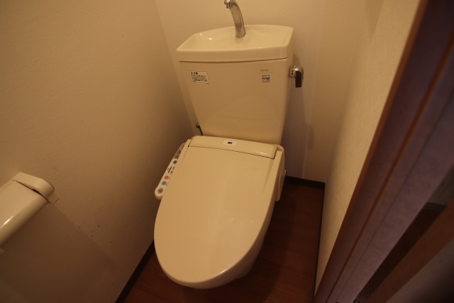 トイレ　※別室の参考写真の為、現況優先です。