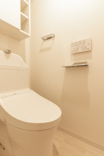 トイレ　※写真は同タイプ住戸です。
