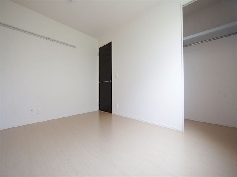 その他　洋室6帖　クローゼット付（収納充実してます）