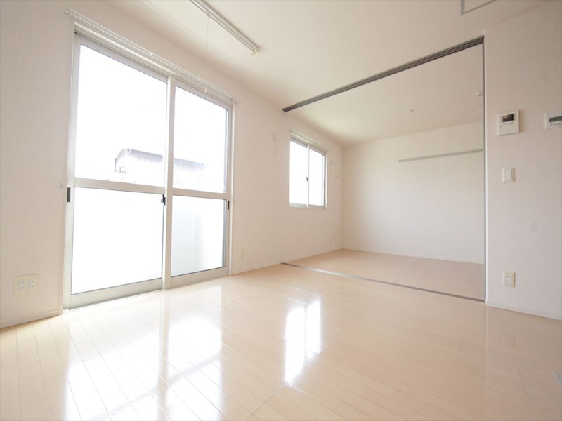 バルコニー　ＬＤＫ11.5帖　洋室6帖　南面バルコニー