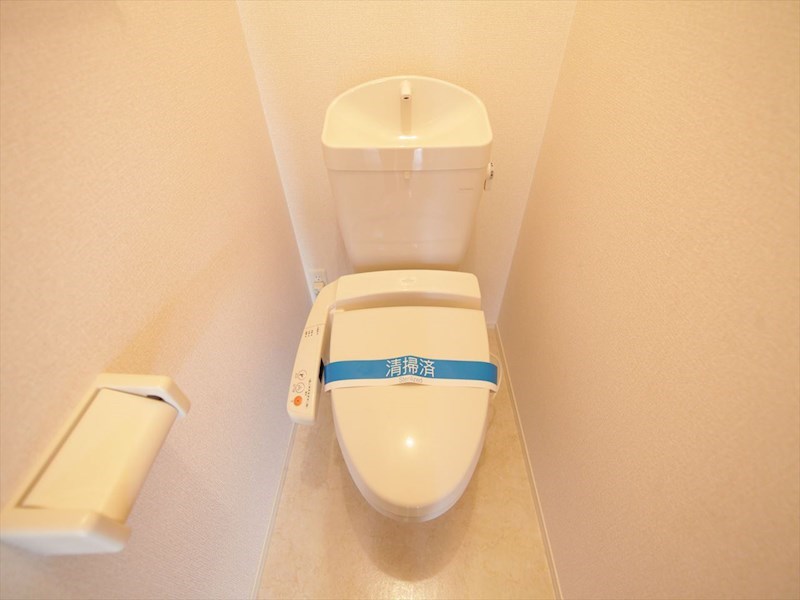 トイレ　温水洗浄暖房便座付トイレ