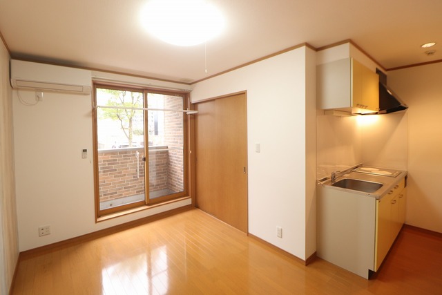 居室・リビング　別部屋の写真となります。