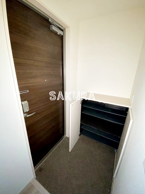 玄関　便利なカウンター型シューズボックス♪