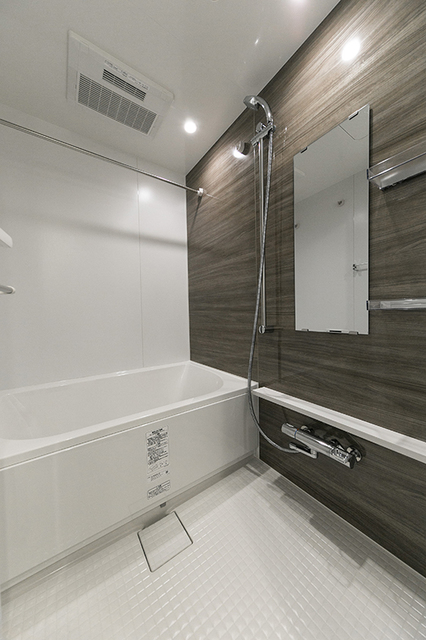 バス・シャワールーム　※写真は同タイプ住戸です。