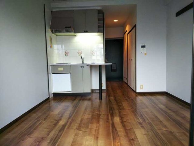 居室・リビング　同物件、別号室の写真