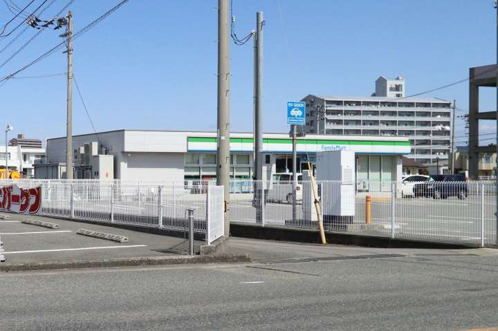 コンビニ　ファミリーマート徳島川内町平石店（コンビニ）まで1739m