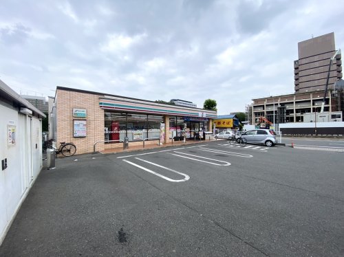 コンビニ　セブン-イレブン 群馬県庁前店（コンビニ）まで453m