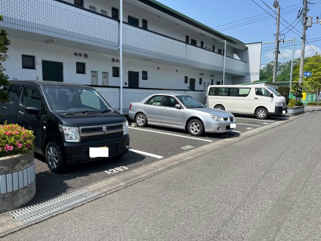 駐車場　駐車場
