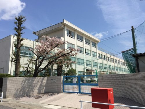 中学校　名古屋市立楠中学校（中学校）まで658m