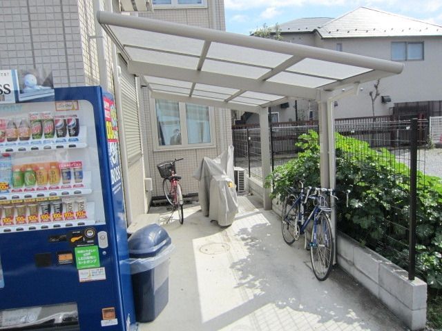 その他共有部分　★屋根付きの駐輪場です★
