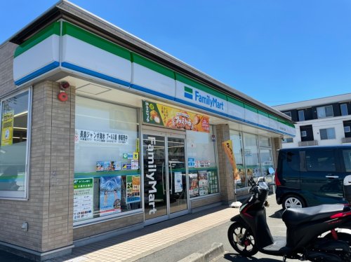 コンビニ　ファミリーマート 中川太平通二丁目店（コンビニ）まで705m