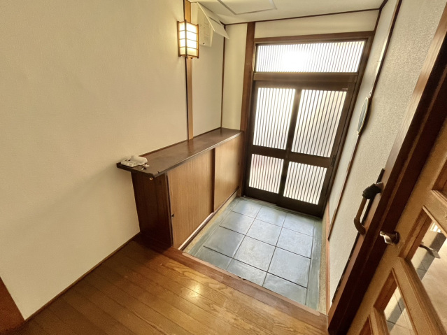 京阪本線 寝屋川市駅 徒歩14分 2階建 築59年の玄関写真