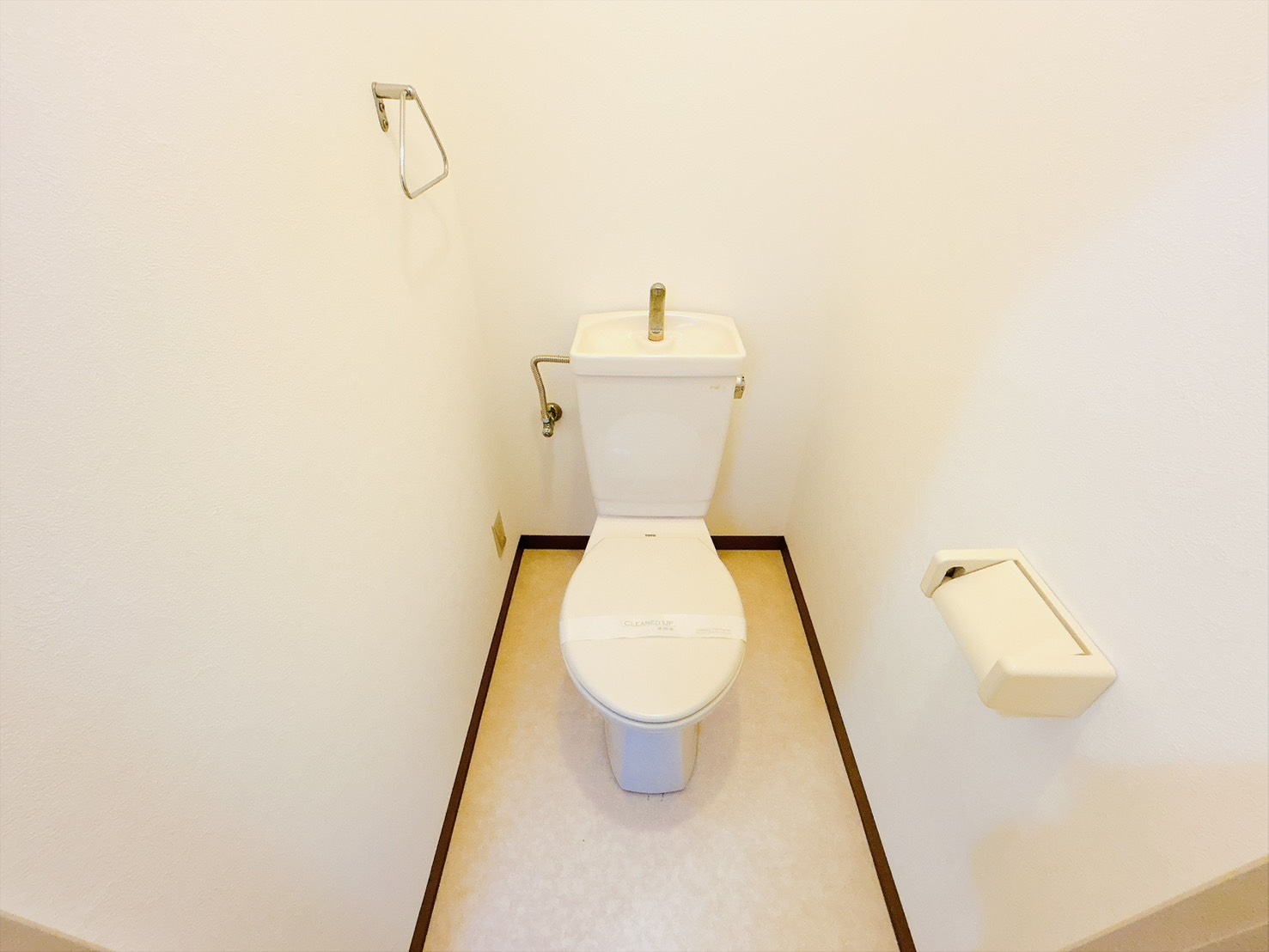 南海本線 泉大津駅 徒歩11分 2階建 築32年のトイレ写真